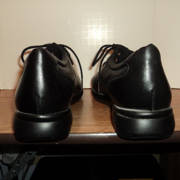 Munro American Women's Size 11 M Shoes Black Lace Up Leather - Picture 3 of 12